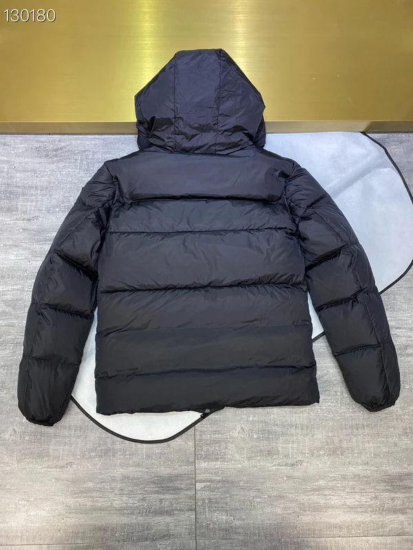 Moncler sz1-5 26yr236 (2)